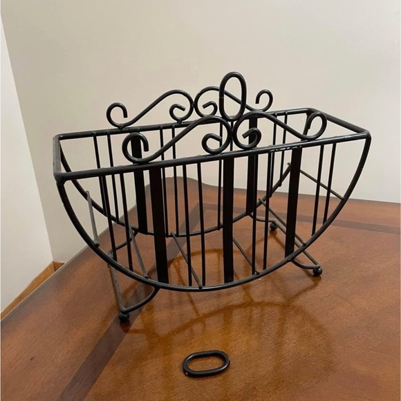 Portable wrought‎ iron utensil picnic caddy for plates, napkins, and silverware - Picture 4 of 5